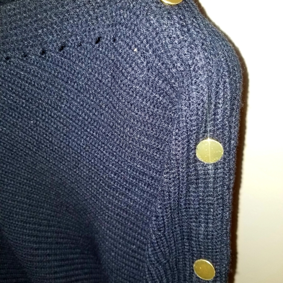 3/$90 G by Guess GBG LA Off the Shoulder Sweater - Picture 3 of 4